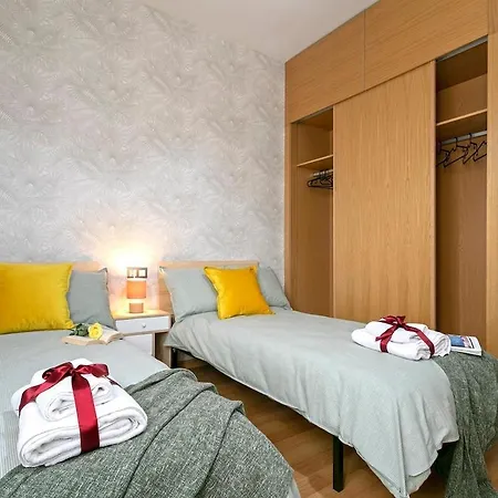 -malagasunapts- Freeparking Rooftoppool Apartment *