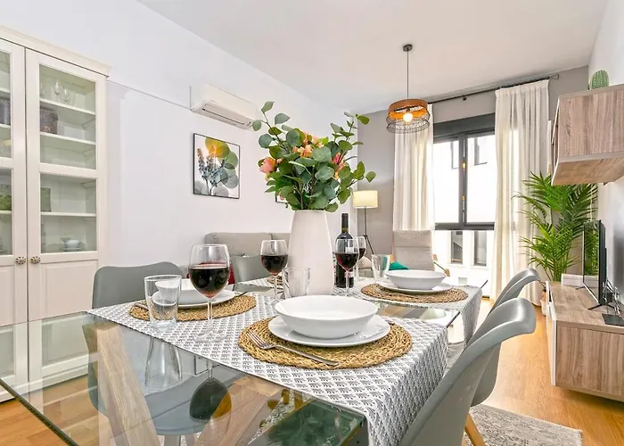-malagasunapts- Freeparking Rooftoppool Apartment *